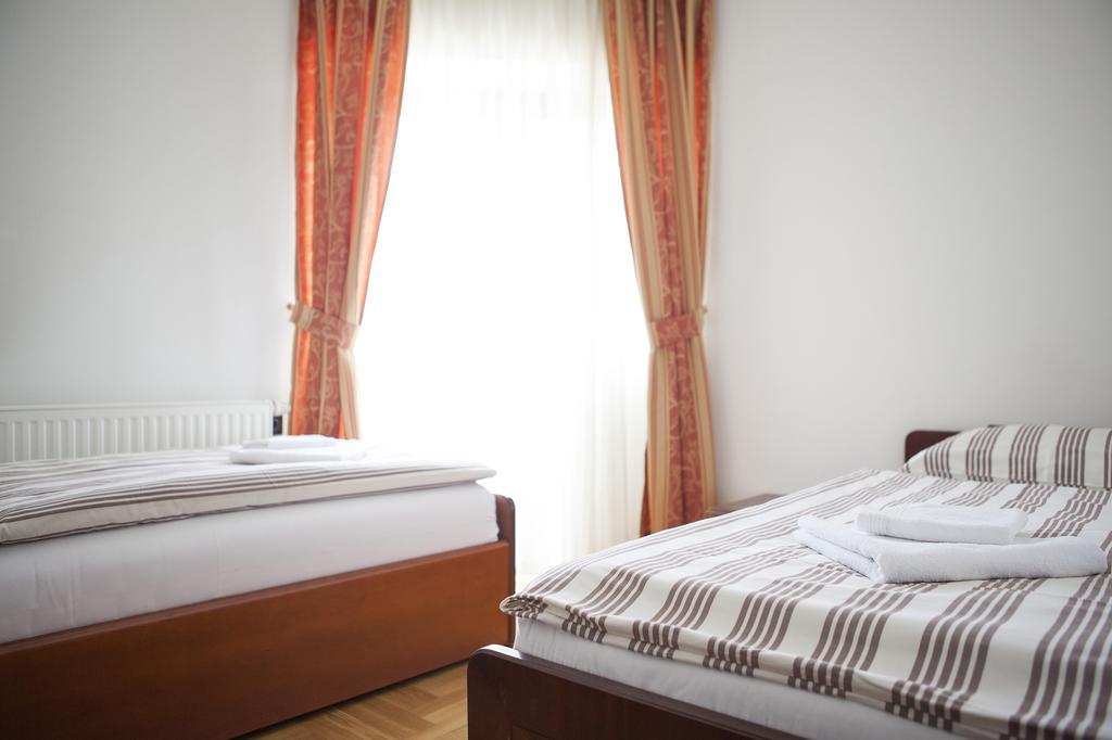Villa Mali Raj Zagreb Eksteriør bilde